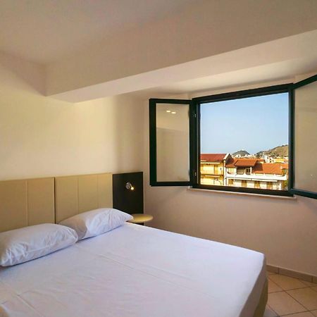 Magico Apartments - 450M Dalla Spiaggia Capo d'Orlando Bagian luar foto
