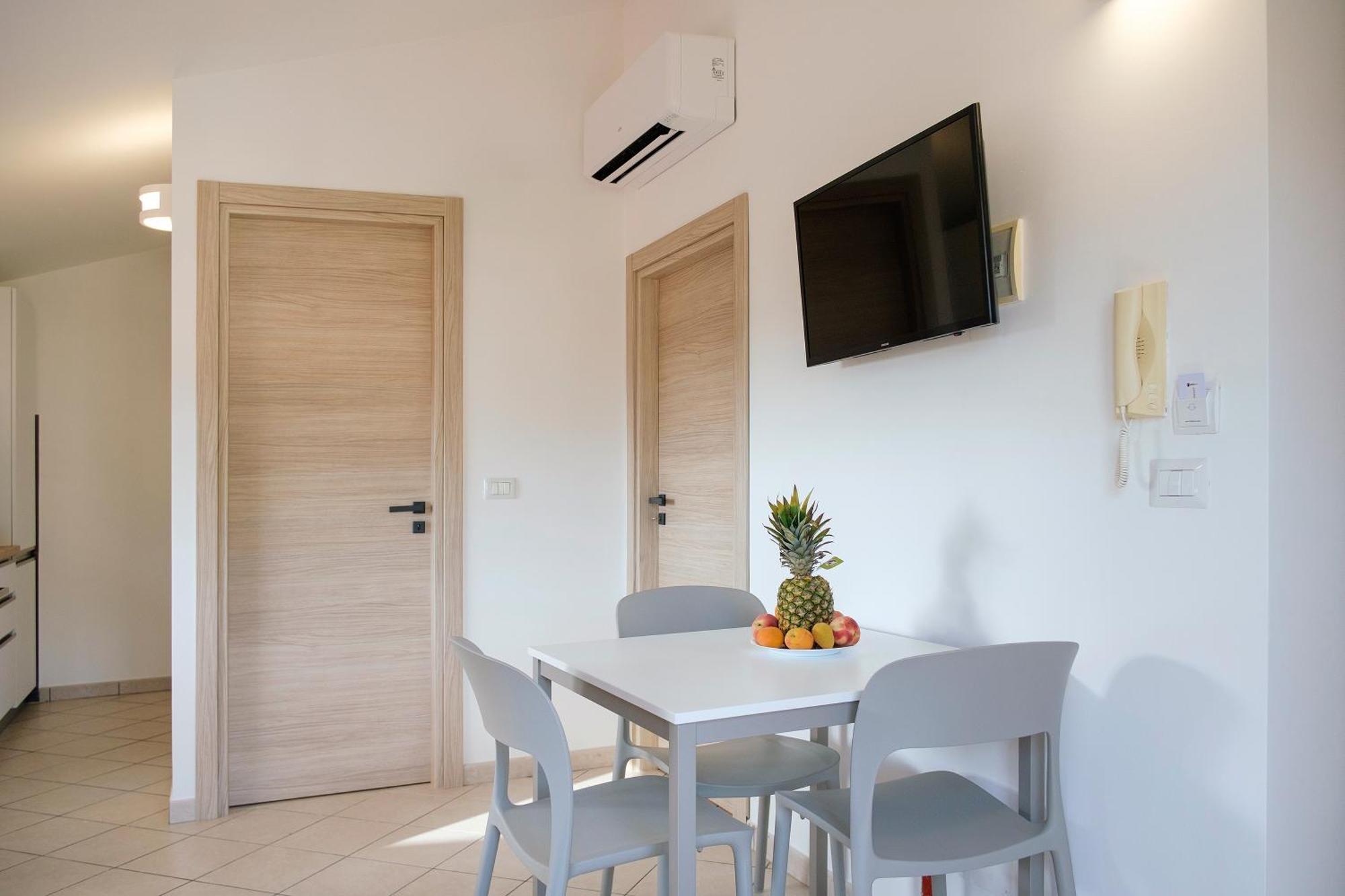 Magico Apartments - 450M Dalla Spiaggia Capo d'Orlando Bagian luar foto