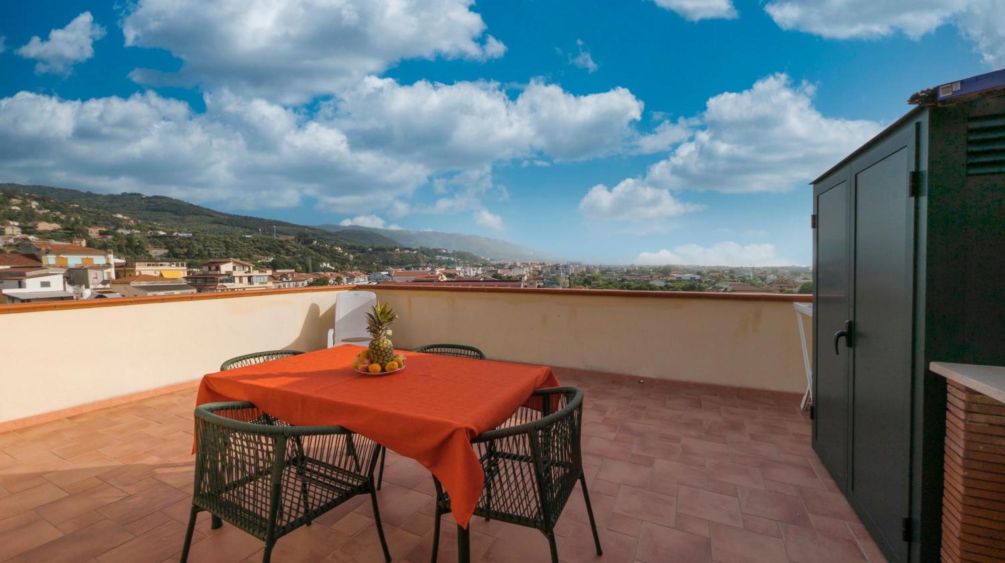 Magico Apartments - 450M Dalla Spiaggia Capo d'Orlando Bagian luar foto