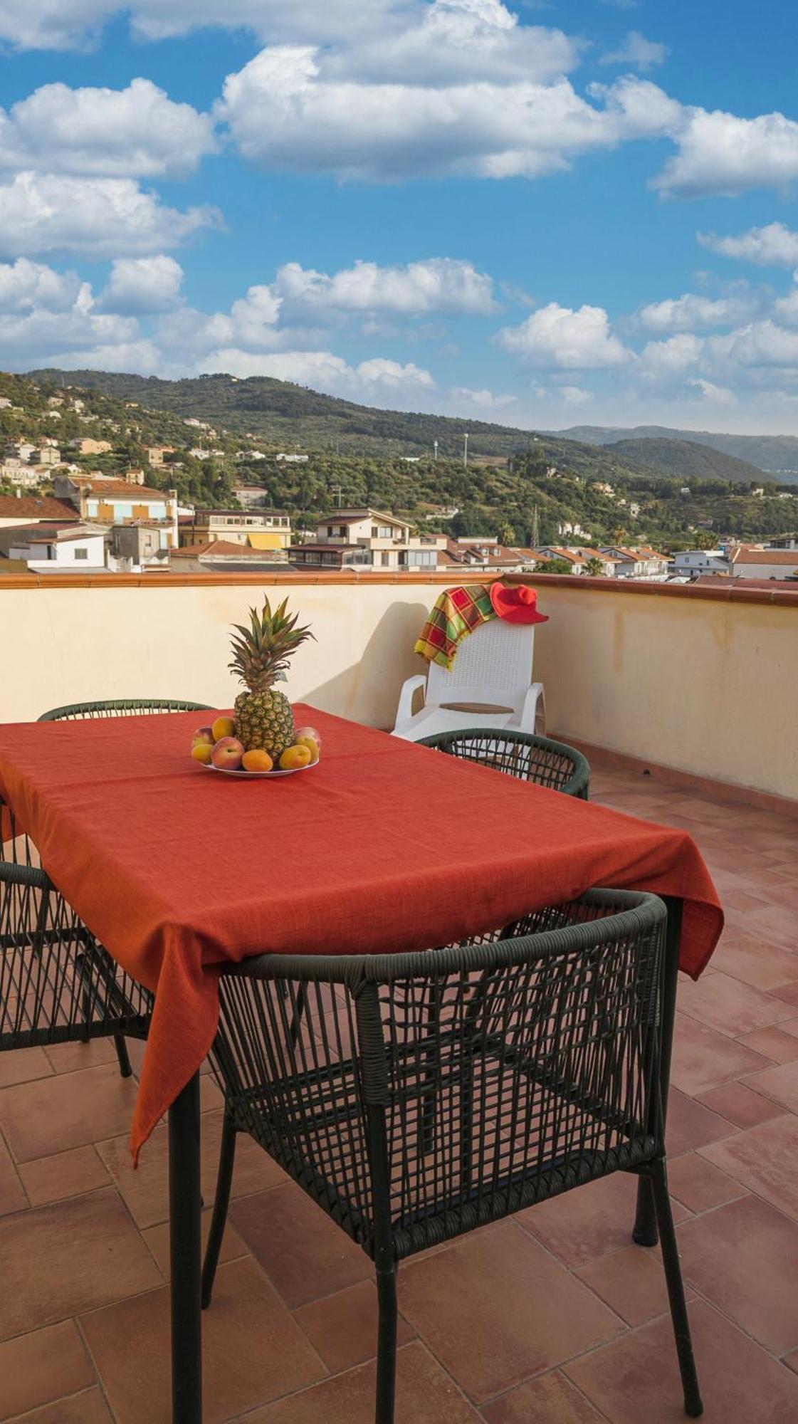 Magico Apartments - 450M Dalla Spiaggia Capo d'Orlando Bagian luar foto