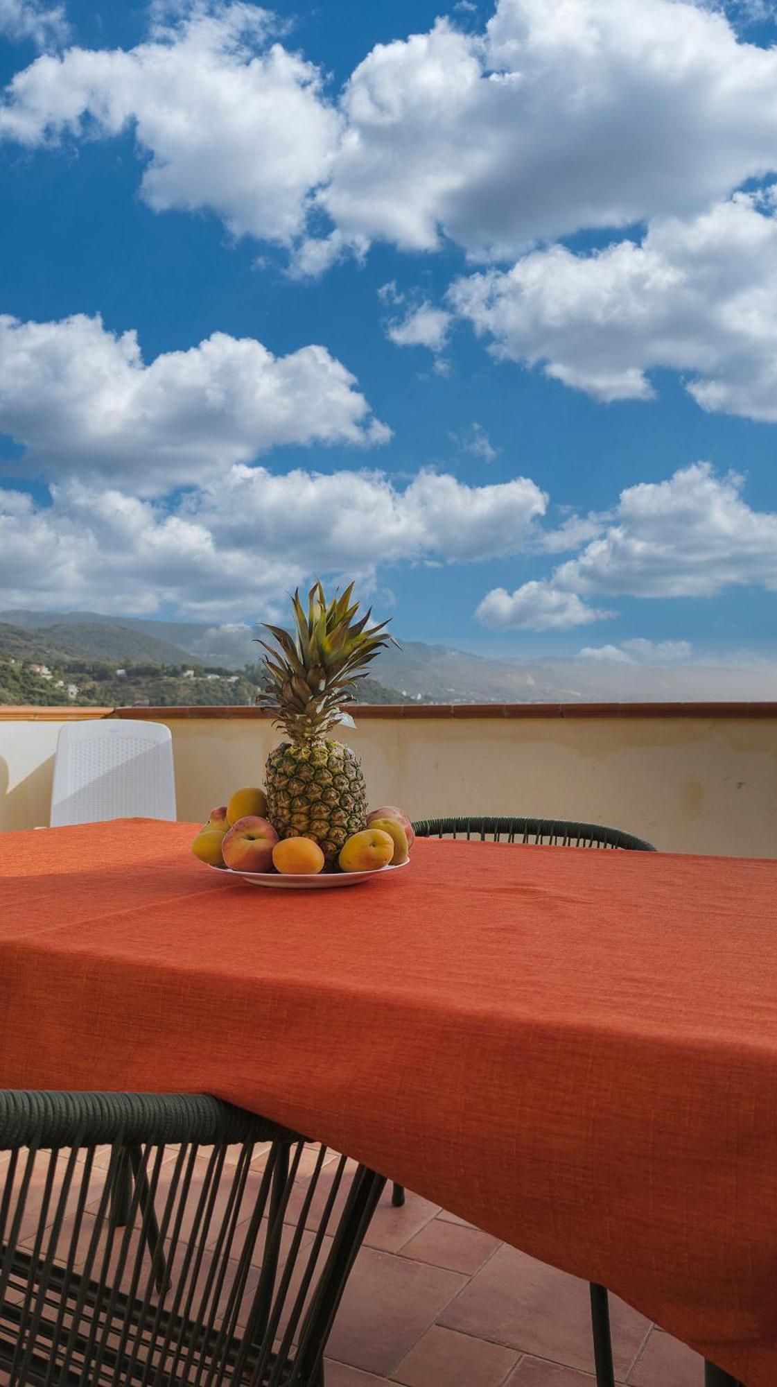 Magico Apartments - 450M Dalla Spiaggia Capo d'Orlando Bagian luar foto