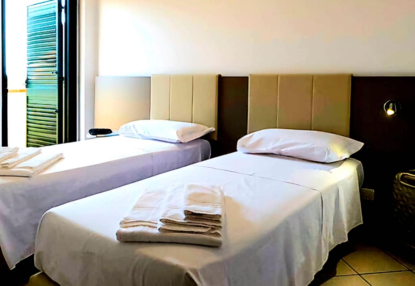 Magico Apartments - 450M Dalla Spiaggia Capo d'Orlando Bagian luar foto